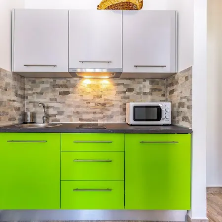 Apartment Phanas *