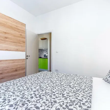 Apartment Phanas *