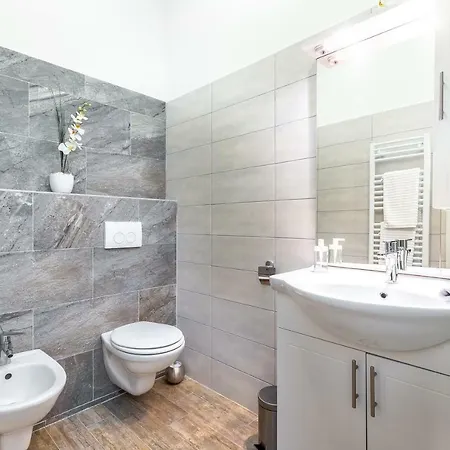 Apartment Phanas *