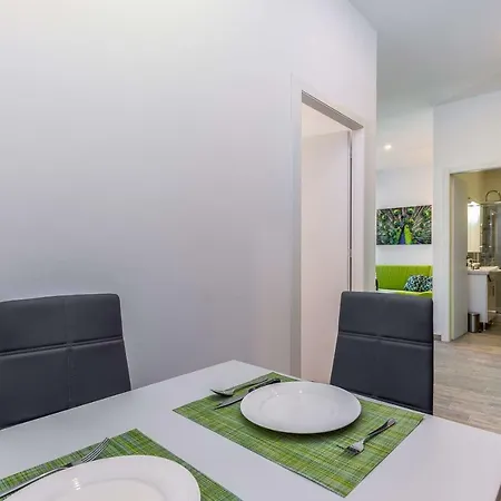 Phanas Apartment *